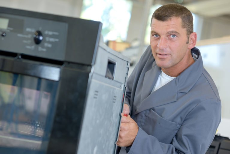 Oven Repairman working on electric oven repairs in Mt Clear and Mt Helen and local area